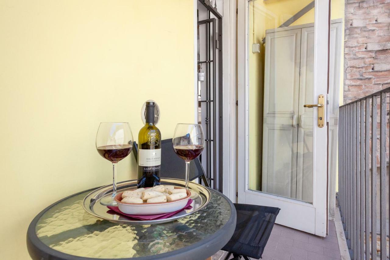 Ferrara Mercato Fancy Studio Екстер'єр фото